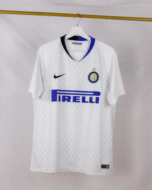Radja Nainggolan Inter Milan 18/19 (L)