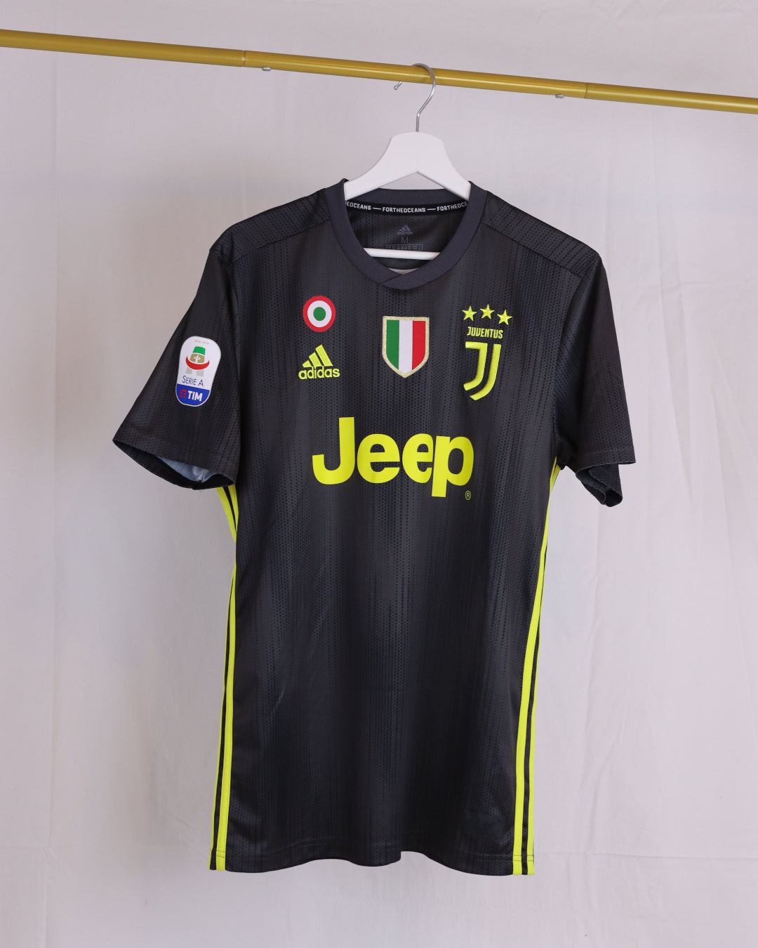 Cristiano Ronaldo Juventus Turin Away Shirt 18/19 (M) – EliteKits