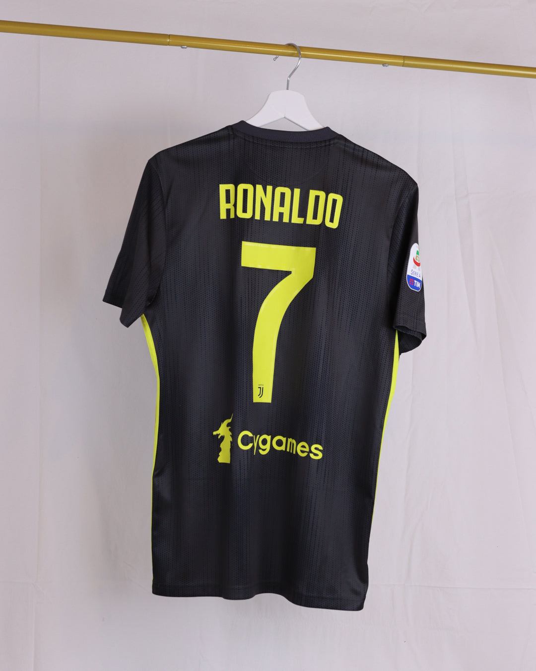 Cristiano Ronaldo Juventus Turin Away Shirt 18/19 (M) – EliteKits