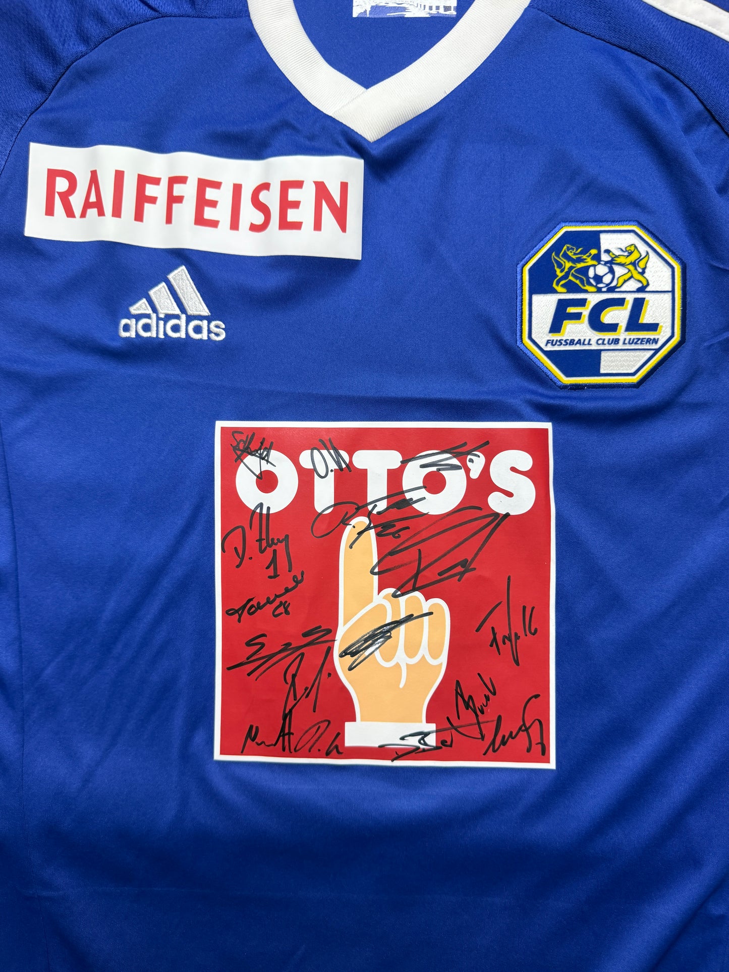FC Luzern 15-17 Signed (L)