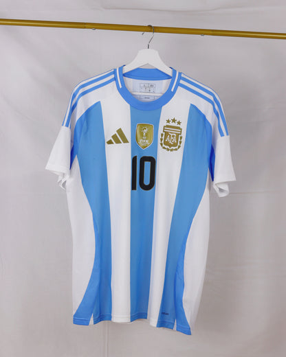 Lionel Messi Argentinien 2024 (L)